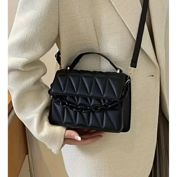 Black sleek shoulder purse cross body bag acrylic chain - alt goth punk fashion - Picture 3 of 5